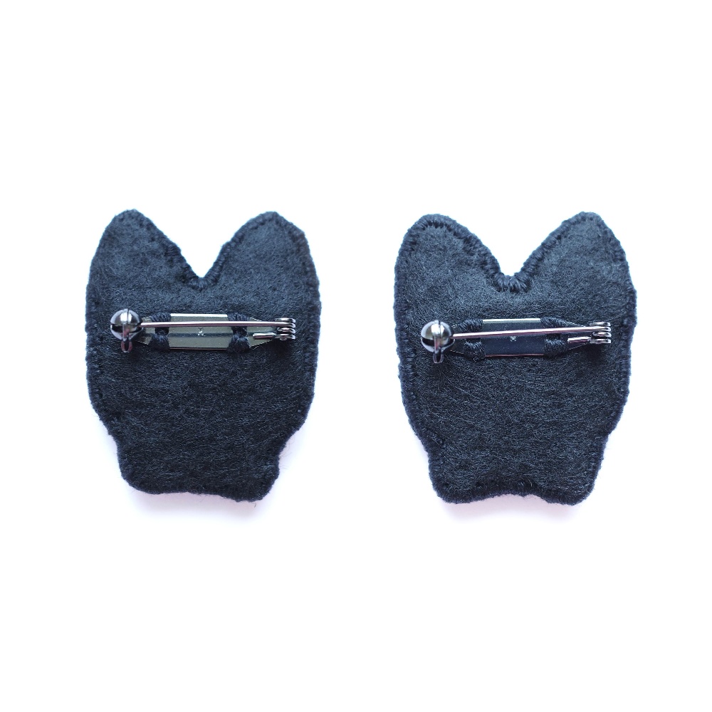 秋色の猫たち 2025【刺繍ブローチ】