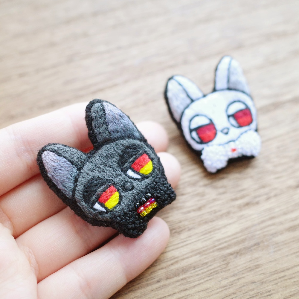 【ドイツと日本】世界の猫たち#001【刺繍ブローチ】