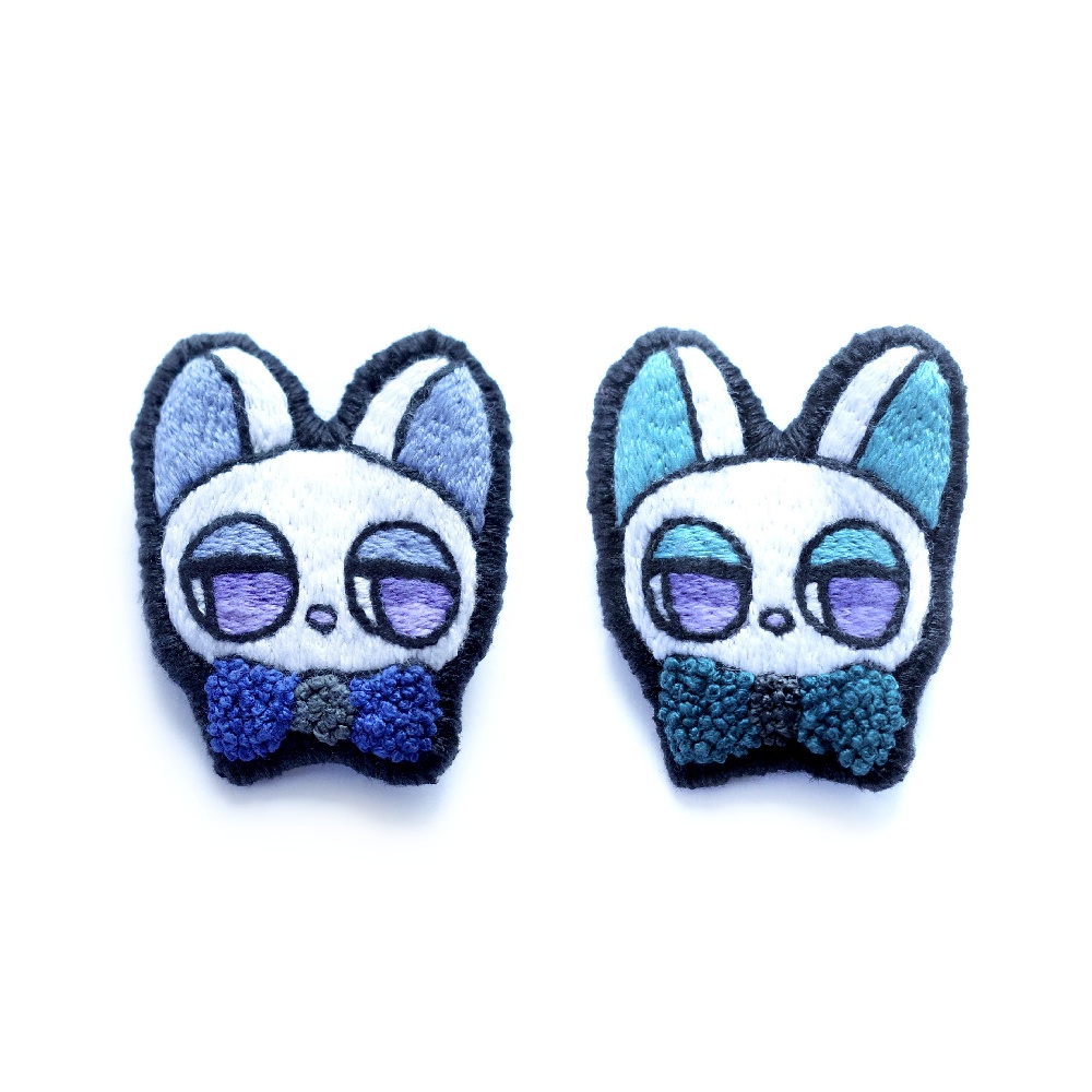 冬色の猫たち 2025【刺繍ブローチ】