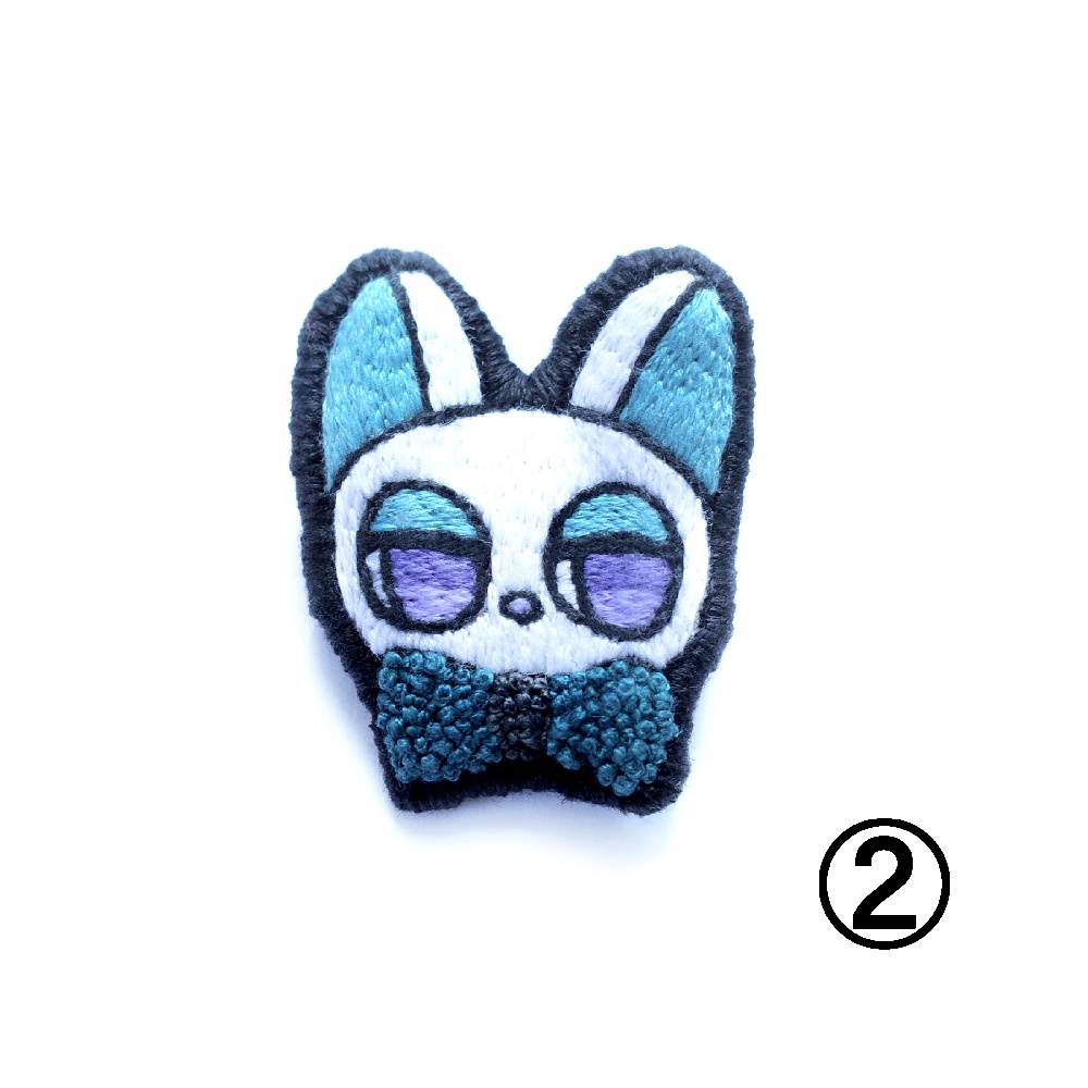 冬色の猫たち 2025【刺繍ブローチ】