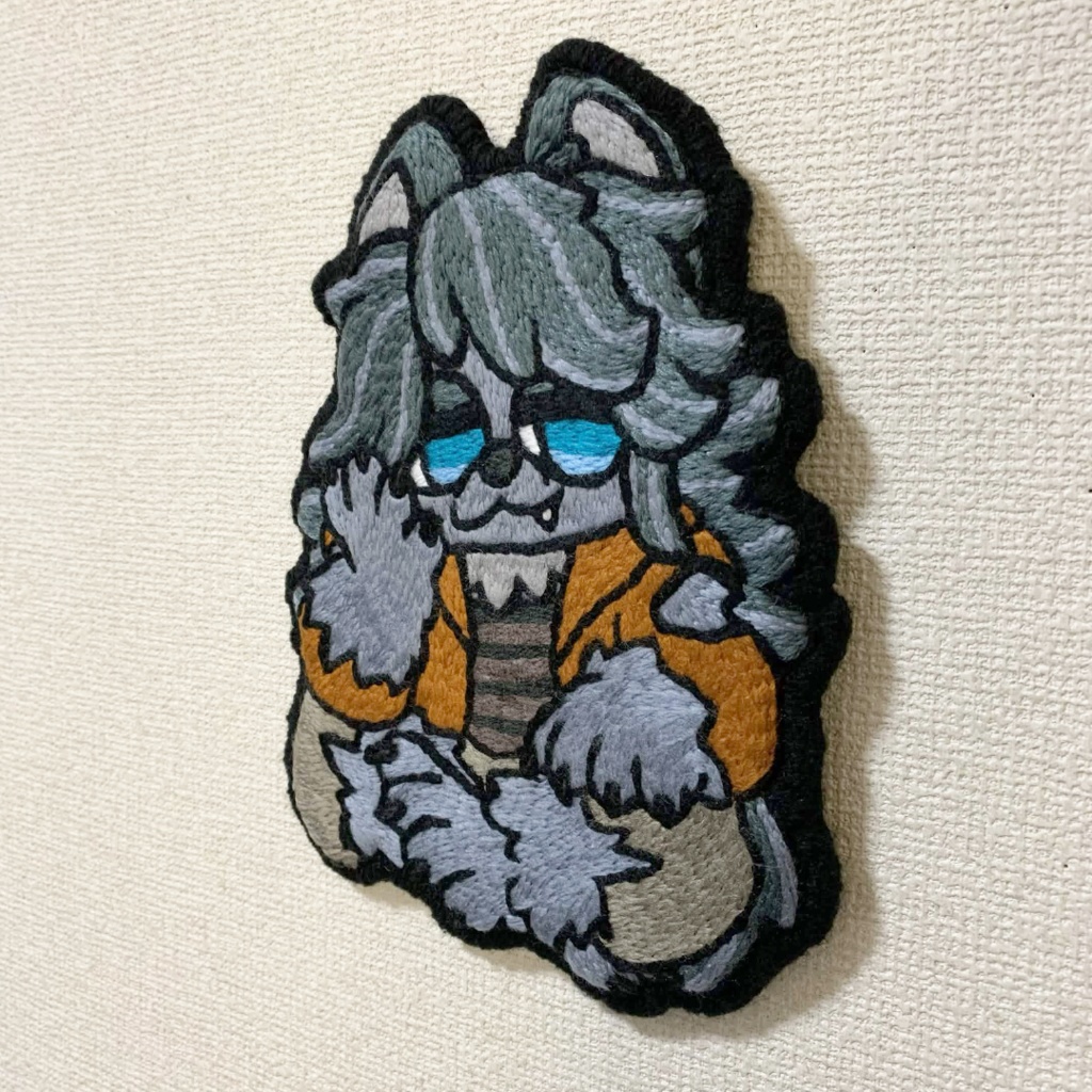 【壁掛け刺繍】オオカミの子