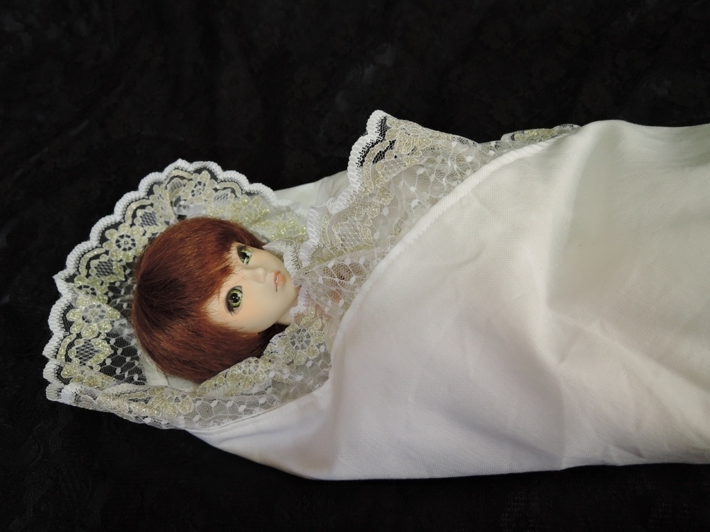 120cmドール用おくるみ　金レース