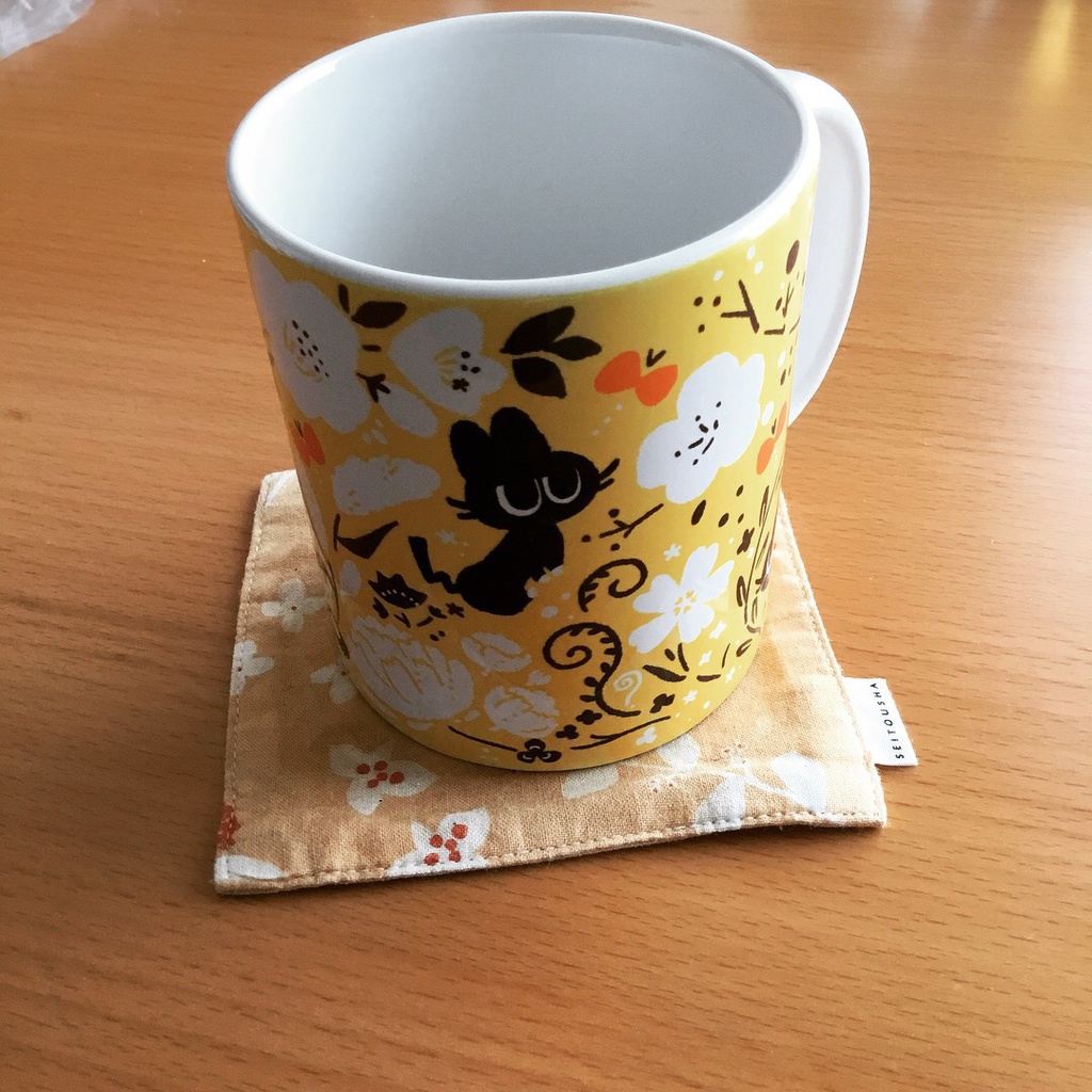 ジト目のねこマグ まてまてチョウチョ