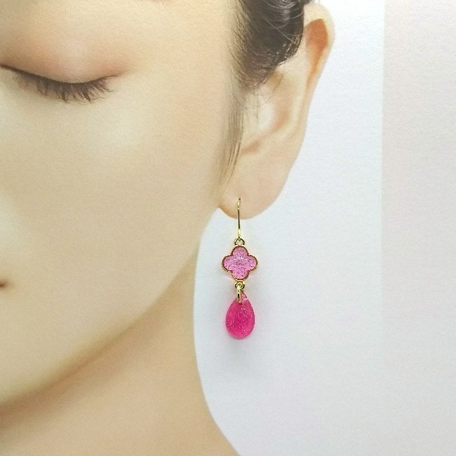 4弁花が可愛い💠推しの色ピアス【ゴールド】【黄色、オレンジ、ピンク、蛍光ピンク、蛍光グリーン、緑】【片耳用】