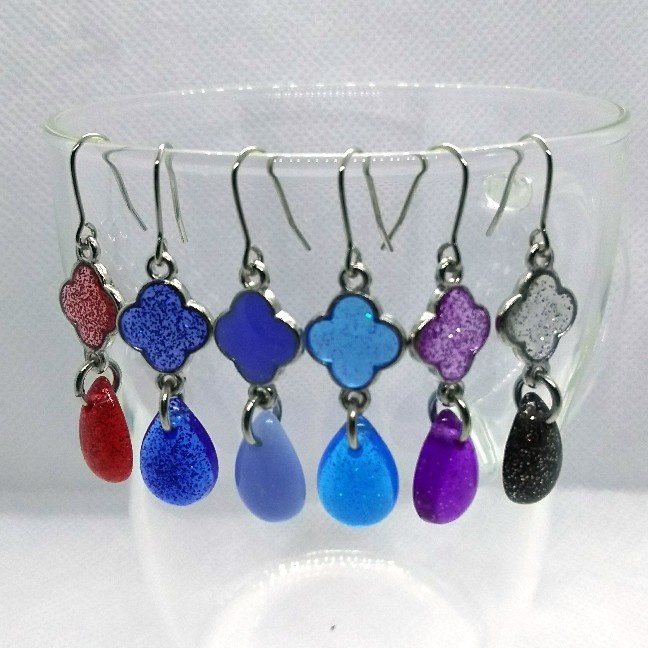 4弁花が可愛い💠推しの色ピアス【シルバー】【赤、青、水色、シアン、紫、黒】【片耳用】