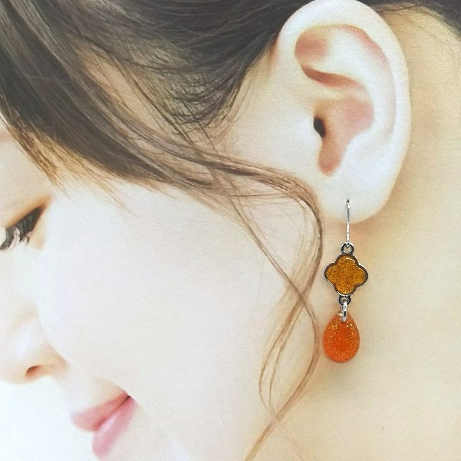 4弁花が可愛い💠推しの色ピアス【シルバー】【黄色、オレンジ、ピンク、蛍光ピンク、蛍光グリーン、緑】【片耳用】