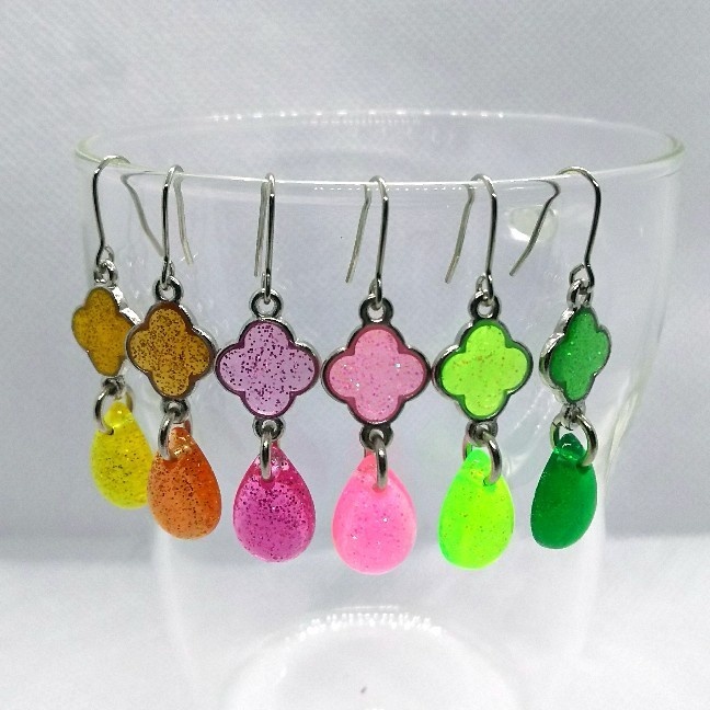4弁花が可愛い💠推しの色ピアス【シルバー】【黄色、オレンジ、ピンク、蛍光ピンク、蛍光グリーン、緑】【片耳用】