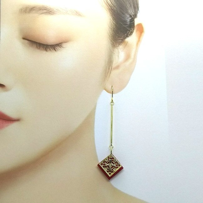 スクエア◇ピアス【赤、青】【両耳用】