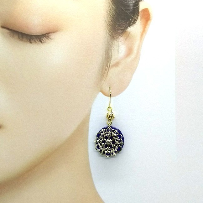 大人カワイイ🌻フラワーモチーフピアス【片耳用】