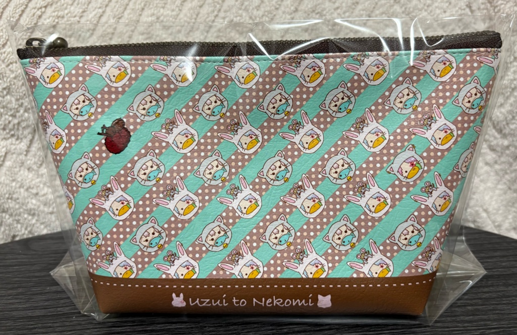 三角ポーチ【顔がいっぱい】