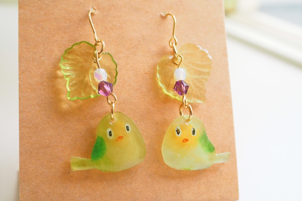 メジロのピアス