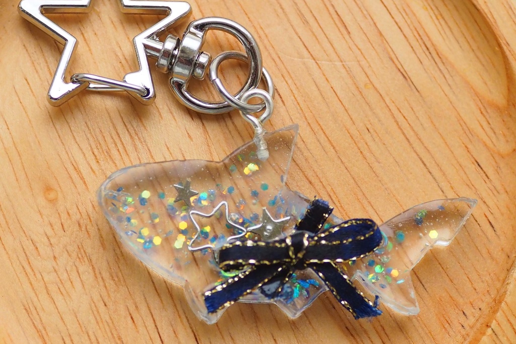 【クリスマス限定】リボンサメのキーホルダー