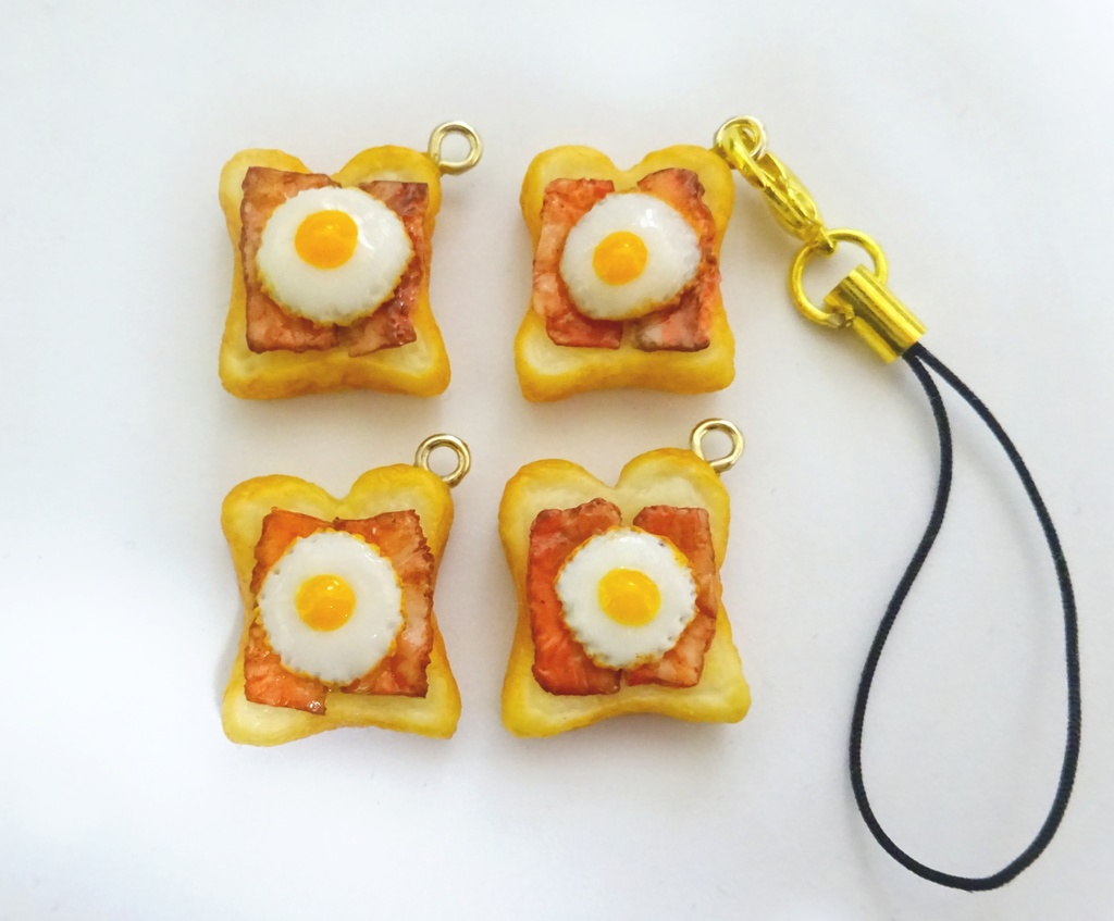 ベーコンエッグトースト