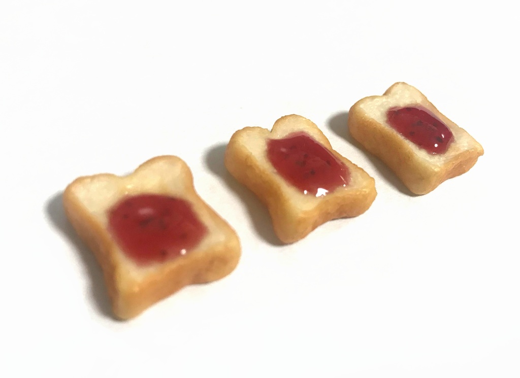 いちごジャムパン