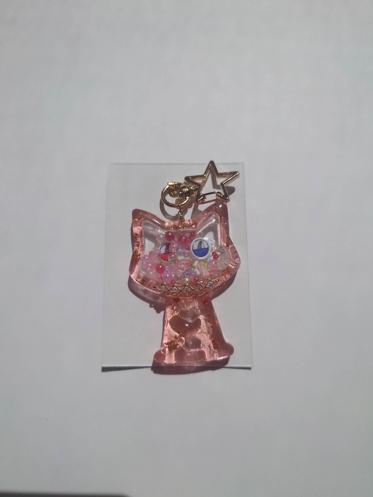 おしゃれ猫風ガチャガチャとサカバンバスピス