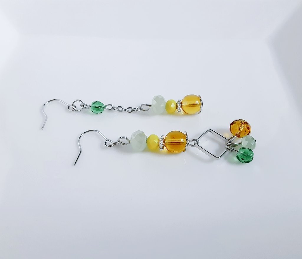 新緑カラーのアシンメトリーピアス/イヤリング