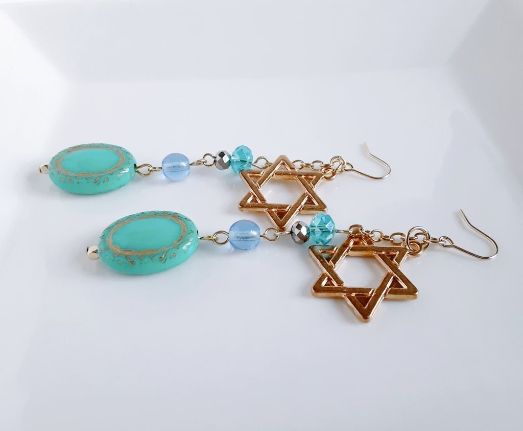 15%OFF☆六角形パーツ付き☆アンティーク風ビーズのゆらゆらピアス(ターコイズ)