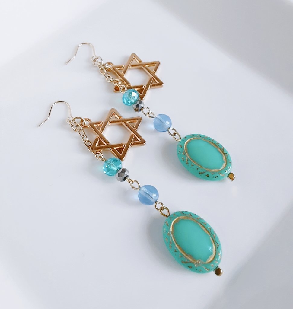 15%OFF☆六角形パーツ付き☆アンティーク風ビーズのゆらゆらピアス(ターコイズ)