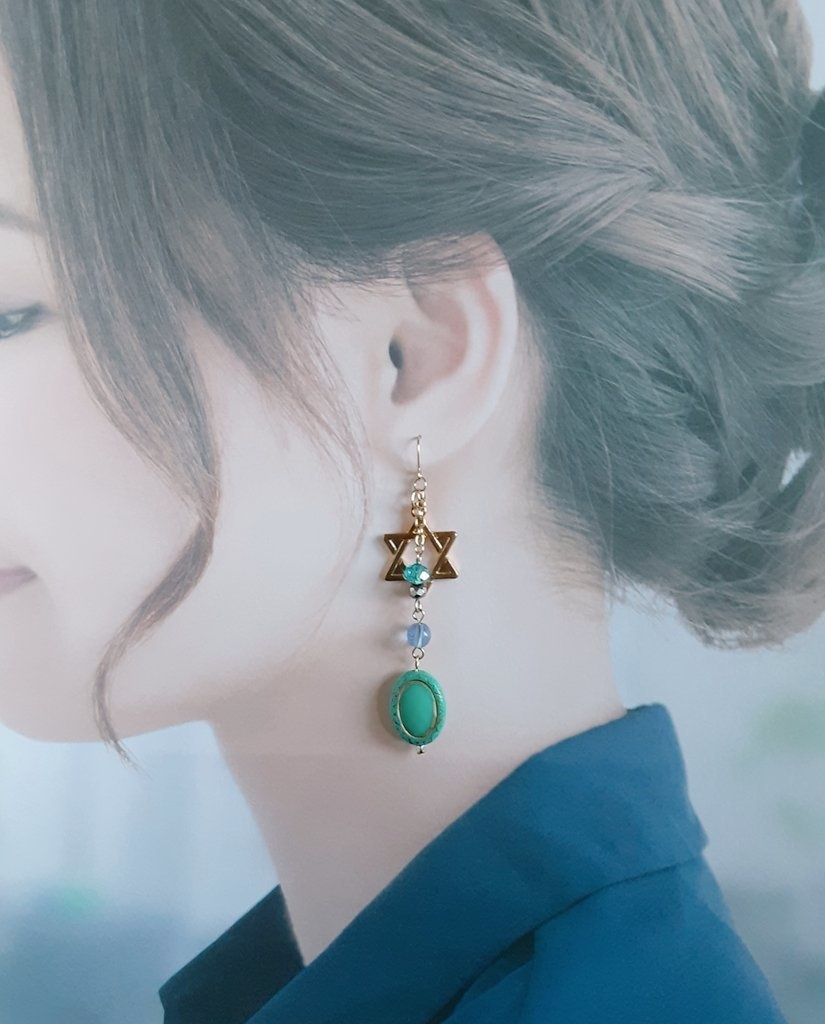 15%OFF☆六角形パーツ付き☆アンティーク風ビーズのゆらゆらピアス(ターコイズ)