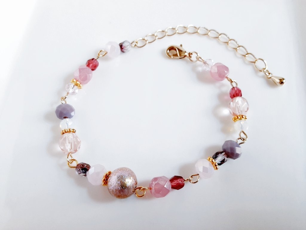 シャイニーパールとガラスビーズのスウィートカラーのブレスレット