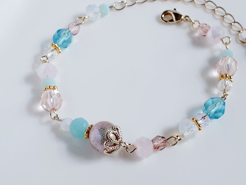 シャイニーパールとガラスビーズのマーメイドカラーのブレスレット