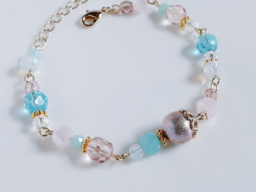 シャイニーパールとガラスビーズのマーメイドカラーのブレスレット