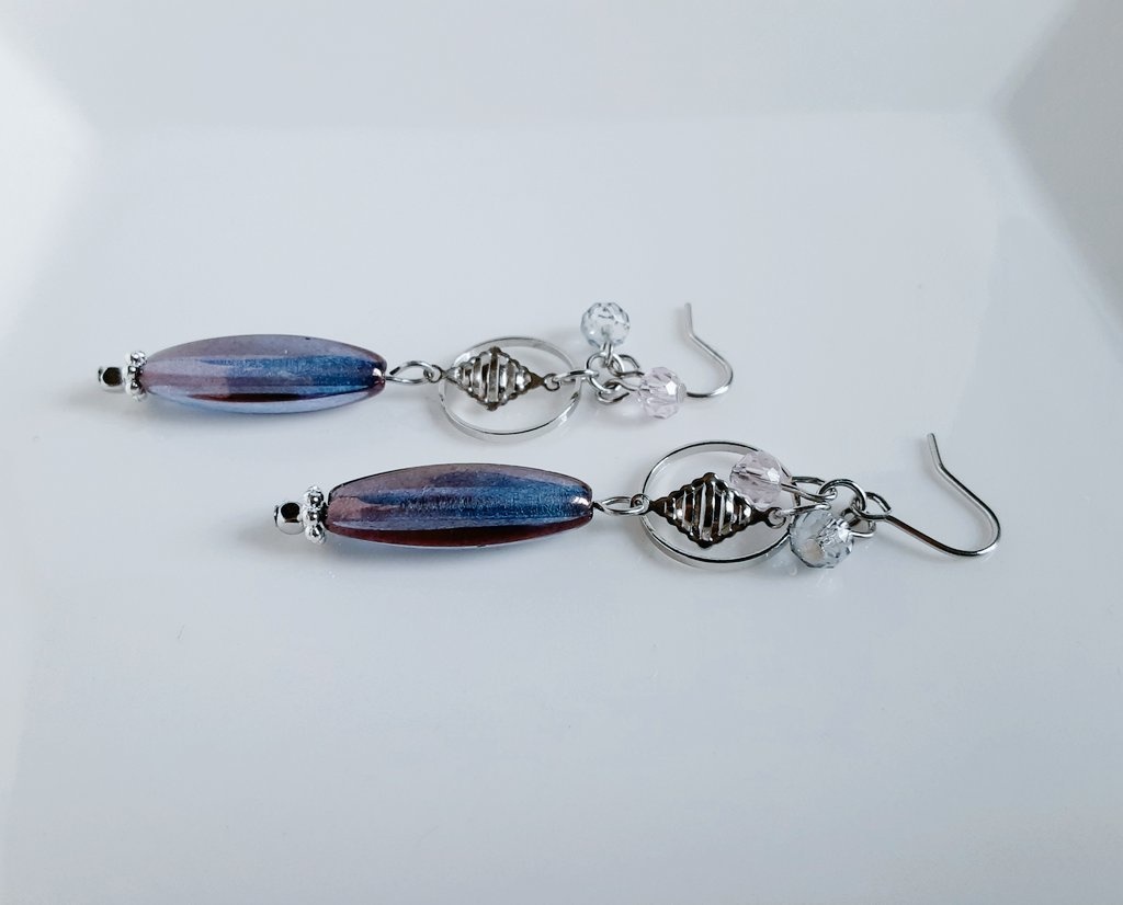 *アメジストカラーのチェコビーズが揺れるお洒落ピアス/イヤリング