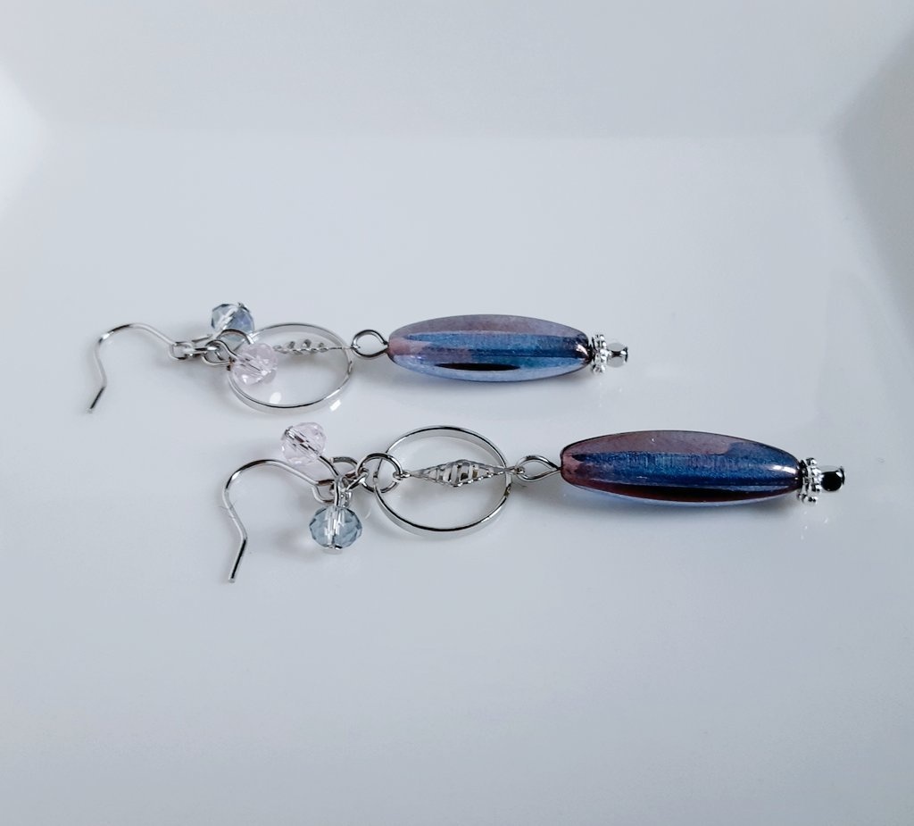 *アメジストカラーのチェコビーズが揺れるお洒落ピアス/イヤリング