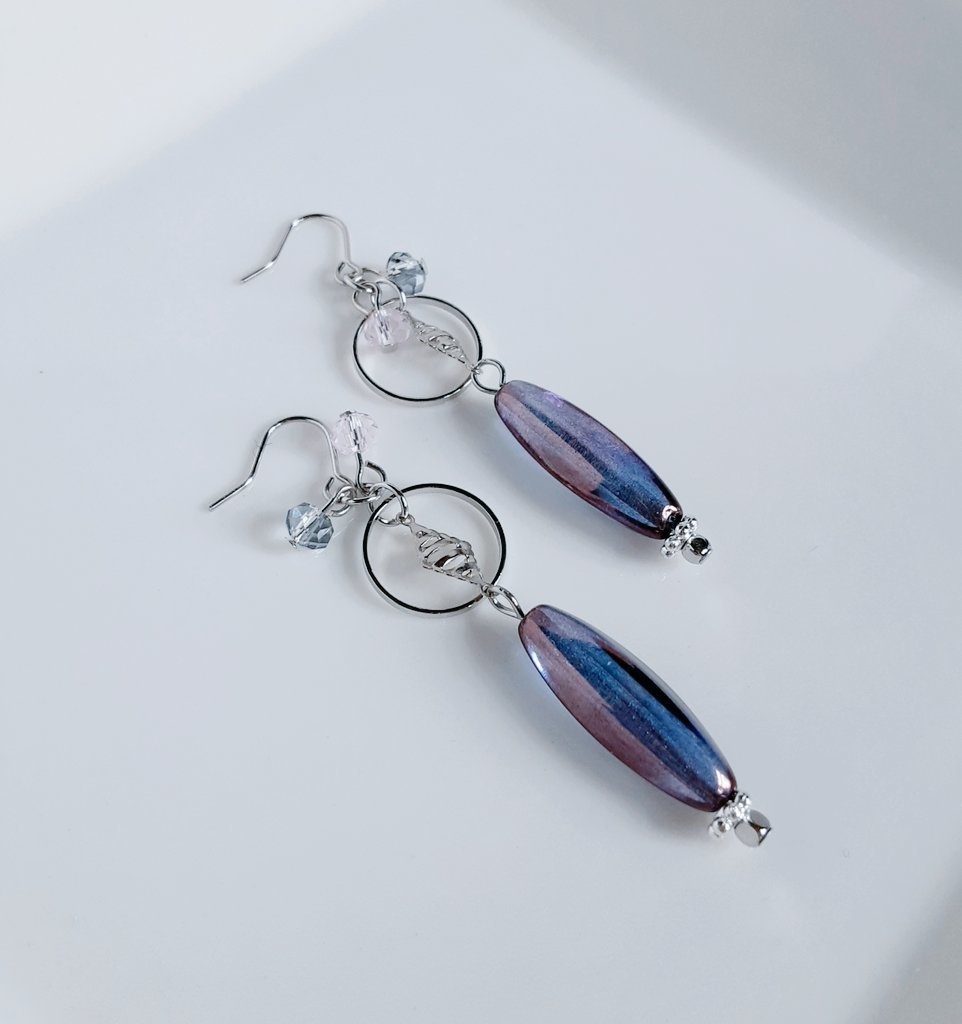 *アメジストカラーのチェコビーズが揺れるお洒落ピアス/イヤリング
