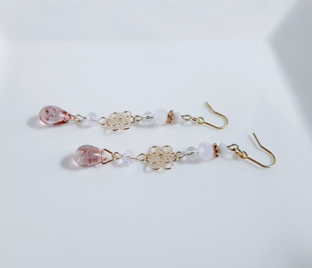 再販⑤☆透かしとガラスビーズの桜風ピアス/イヤリング