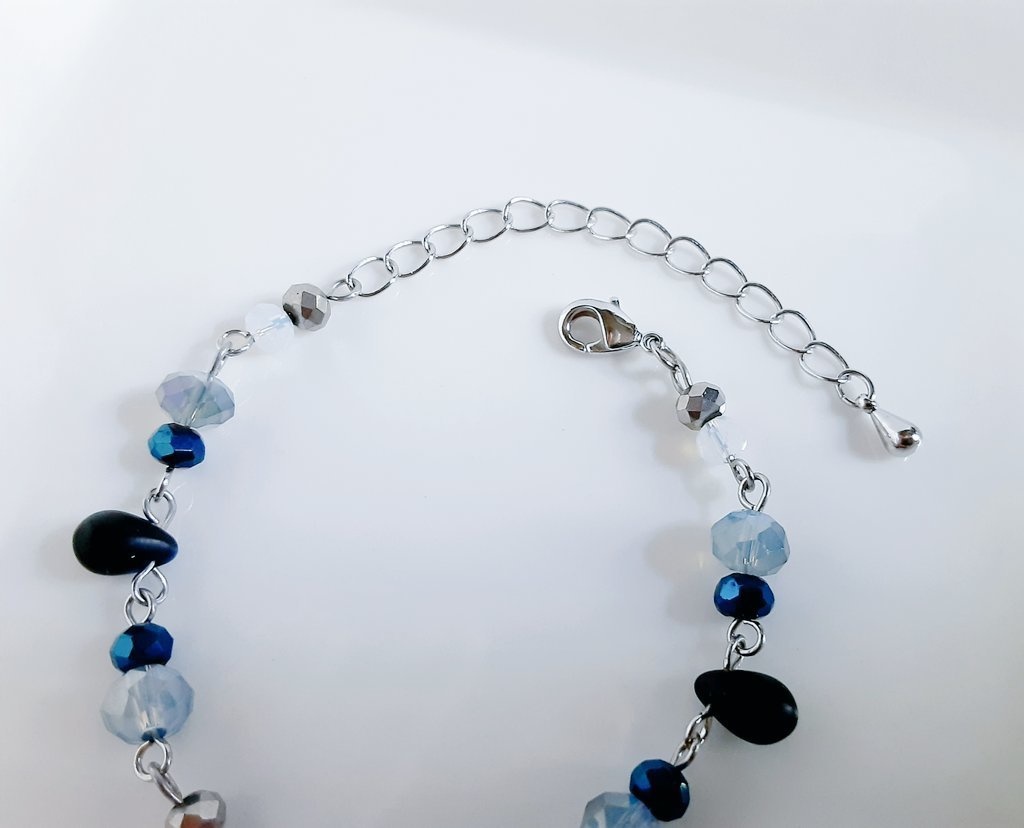 再再販☆しずくとガラスビーズのブルーシルバーカラーのブレスレット