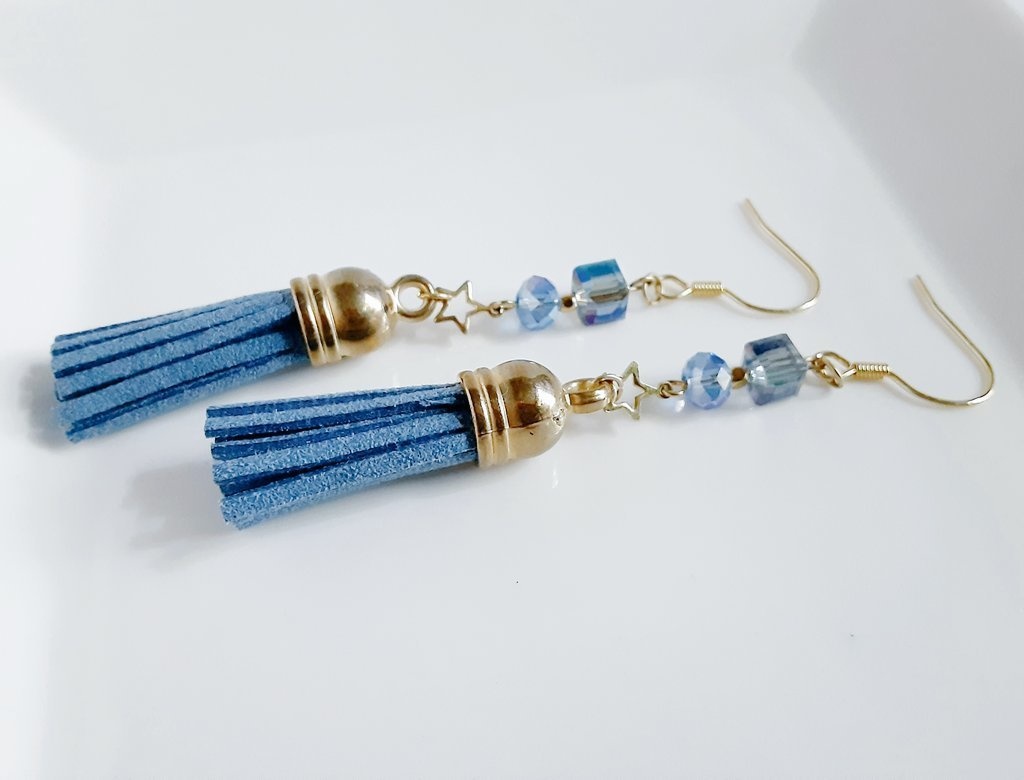 タッセルとお星様のブルー色ロングピアス/イヤリング