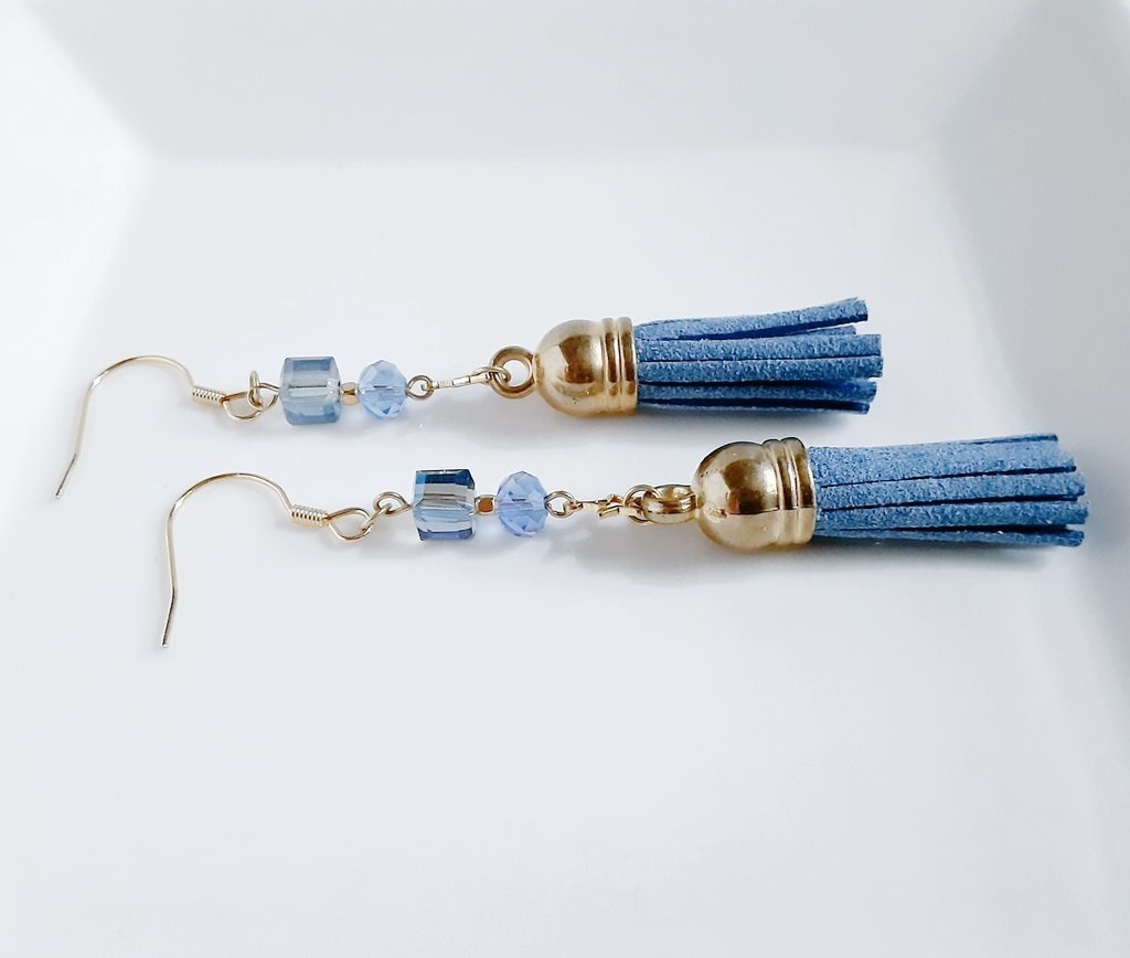 タッセルとお星様のブルー色ロングピアス/イヤリング