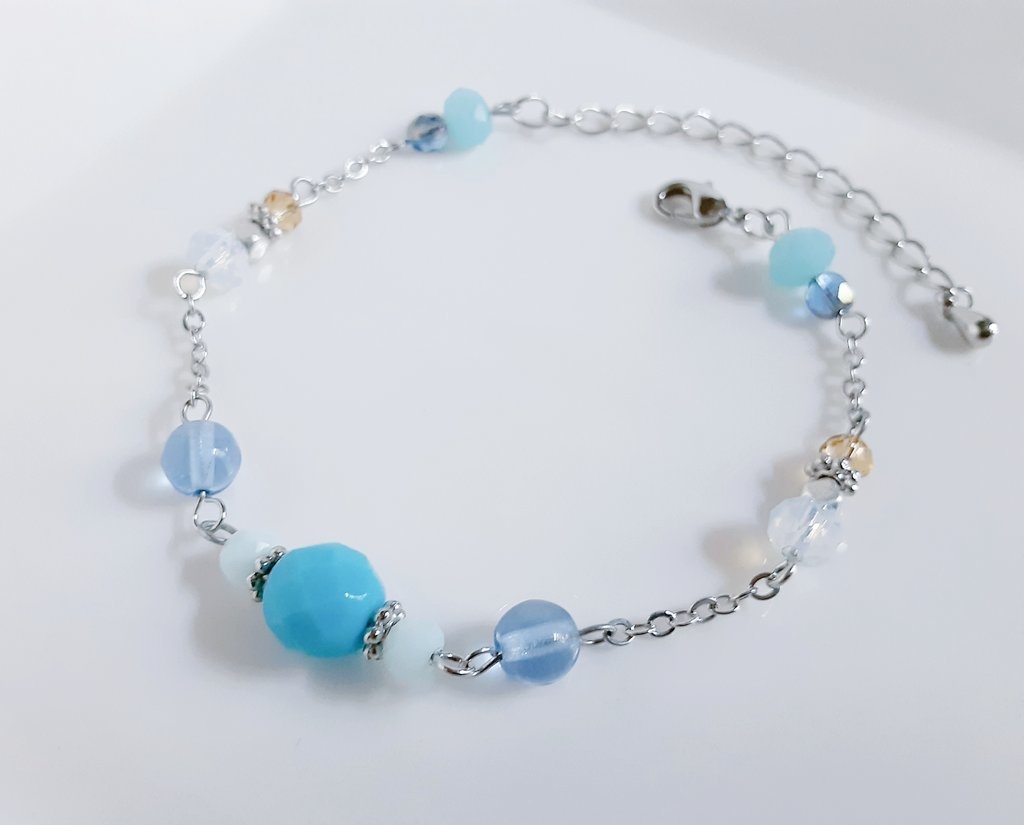 チェコとガラスビーズのブルーゴールドカラーブレスレット