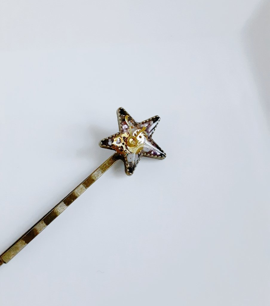 プレゼントにぴったり☆歯車たっぷりスチームパンク風のお星様ヘアピン(薄パープル)