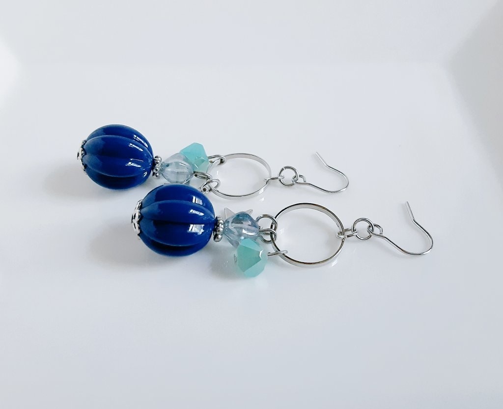 お星様付☆サークルフープとおおぶりアクリルビーズのブルー色ピアス/イヤリング