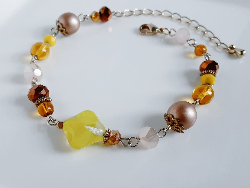 再販☆吹きガラスのようなチェコビーズとイエロー色ビーズのブレスレット