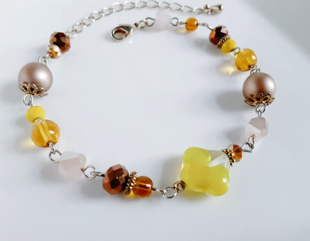 再販☆吹きガラスのようなチェコビーズとイエロー色ビーズのブレスレット