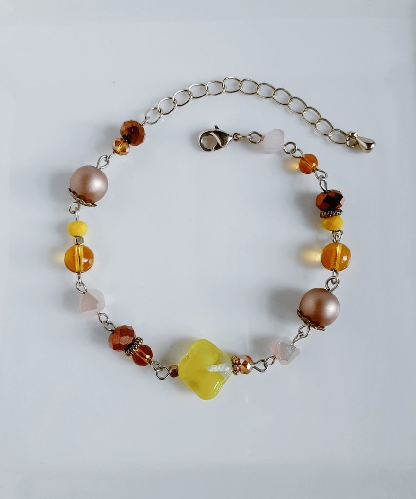 再販☆吹きガラスのようなチェコビーズとイエロー色ビーズのブレスレット