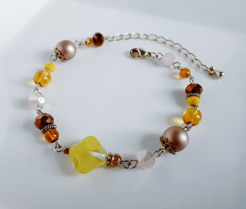 再販☆吹きガラスのようなチェコビーズとイエロー色ビーズのブレスレット