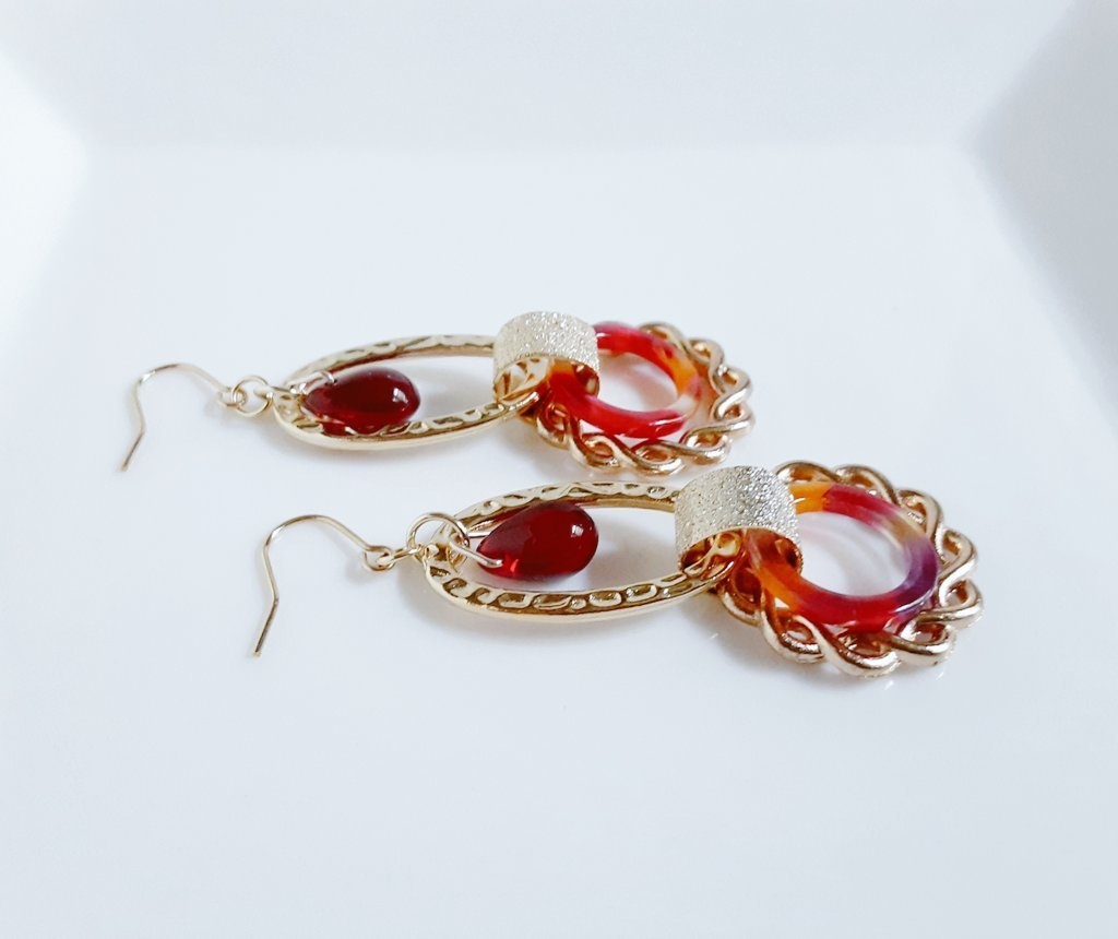 べっ甲風フープとオーバルフープのちょいおおぶりお洒落ピアス/イヤリング(レッド)