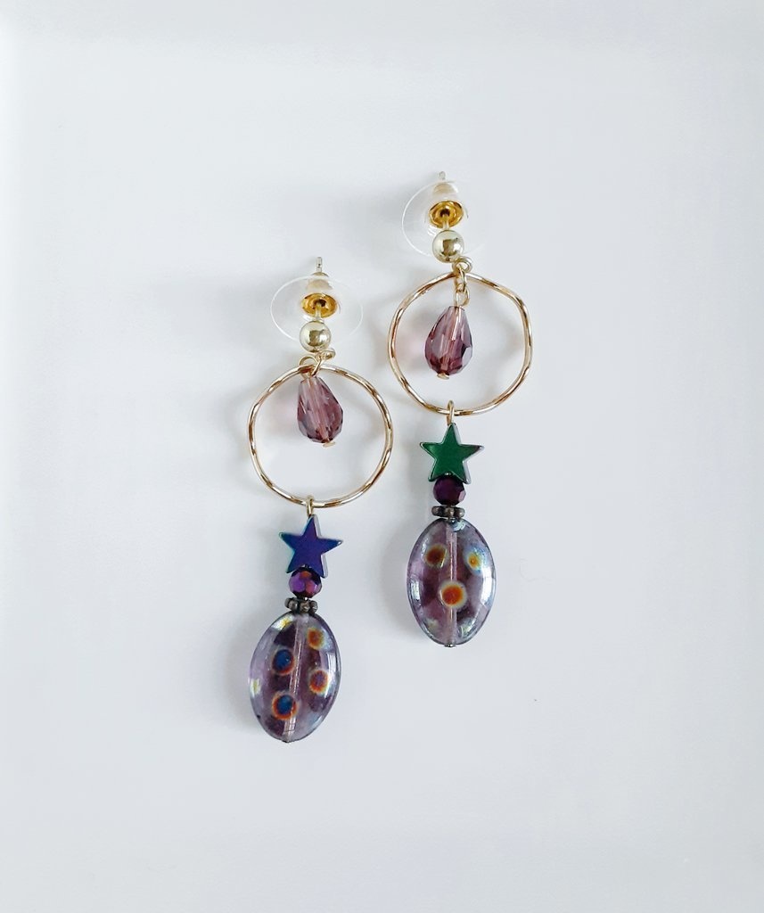 フープとチェコビーズの大人お洒落なピアス/イヤリング(パープル)