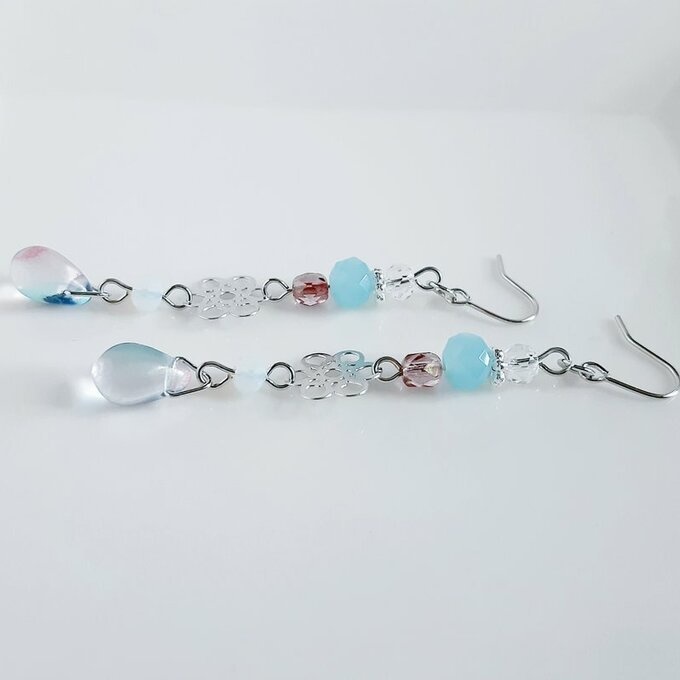 再販☆透かしとガラスビーズのブルーピンクカラーのピアス/イヤリング