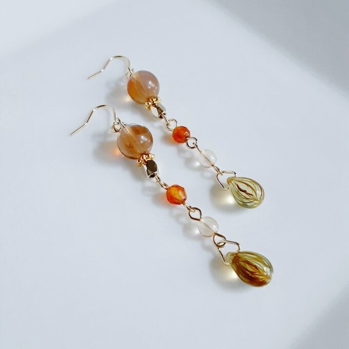 再販☆秋色トパーズカラーのゆらゆらロングピアス/イヤリング