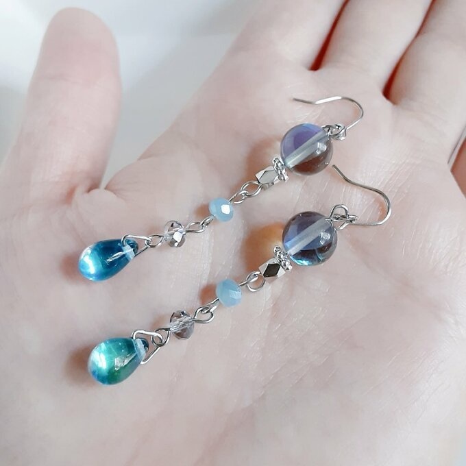 再再販☆幻想ブルーカラーのゆらゆらロングピアス/イヤリング