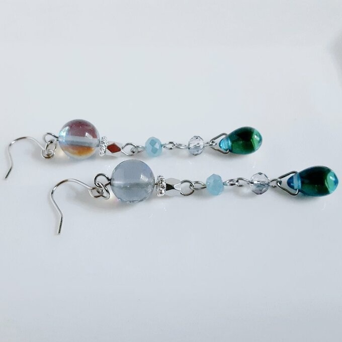 再再販☆幻想ブルーカラーのゆらゆらロングピアス/イヤリング