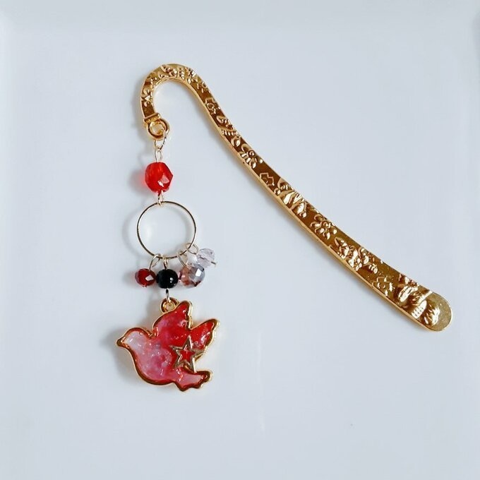 プレゼントにも自分用にもぴったり☆いちごジャムのような幸せのハトさんのブックマーク/しおり(文庫本用)