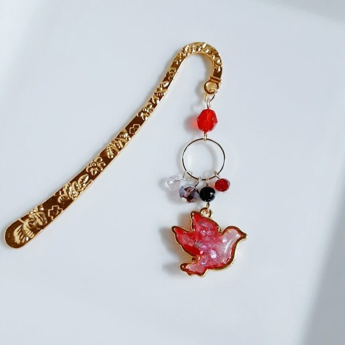 プレゼントにも自分用にもぴったり☆いちごジャムのような幸せのハトさんのブックマーク/しおり(文庫本用)