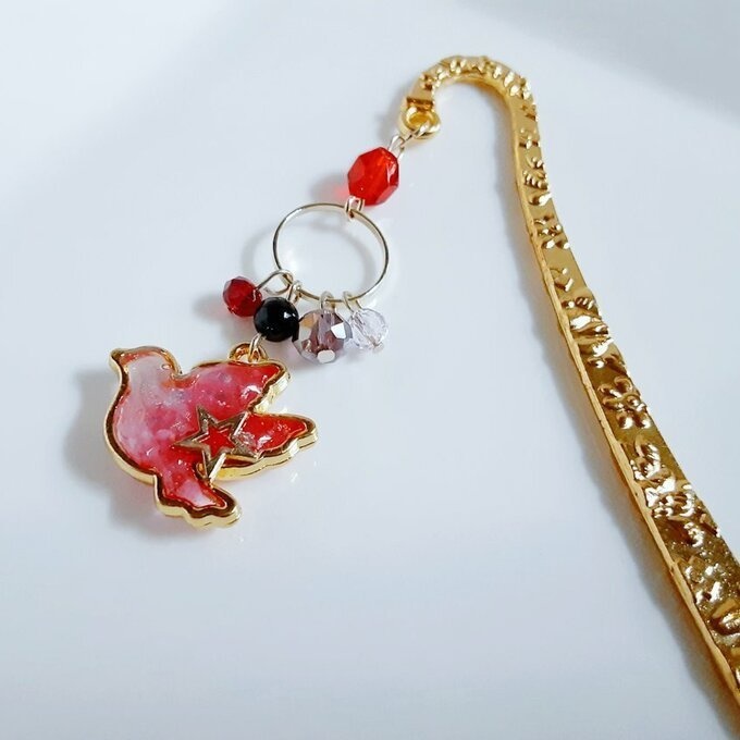 プレゼントにも自分用にもぴったり☆いちごジャムのような幸せのハトさんのブックマーク/しおり(文庫本用)