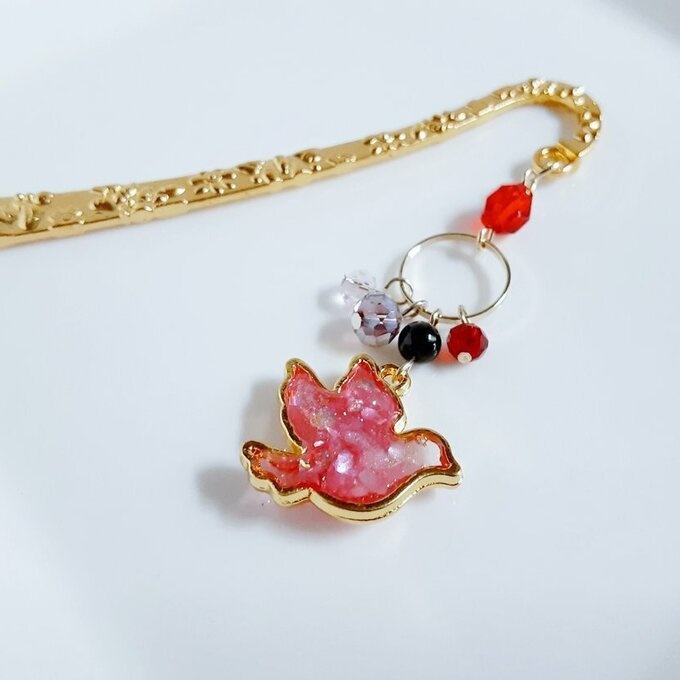 プレゼントにも自分用にもぴったり☆いちごジャムのような幸せのハトさんのブックマーク/しおり(文庫本用)